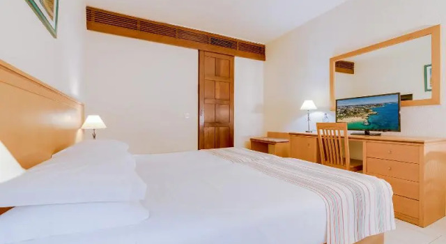 Двухместный номер с балконом и с частичным видом на море Auramar Beach Resort