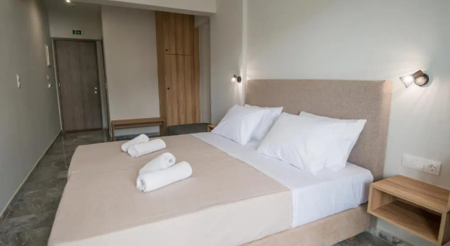 Полулюкс с балконом Birais Beach Studios