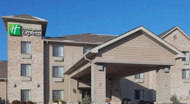 Кровать в общем номере Holiday Inn Express & Suites Greensburg by IHG