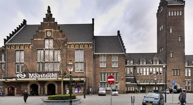 Kaboom Maastricht, Забронировать Отель Отели Маастрихт с парковкой, рядом с Железнодорожный вокзал Маастрихт-Рандвик, Парковка