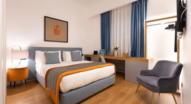 Santalucia Suite, Забронировать Отель Лунгомаре Карачоло Неаполь, рядом с Palazzo del Banco di Napoli