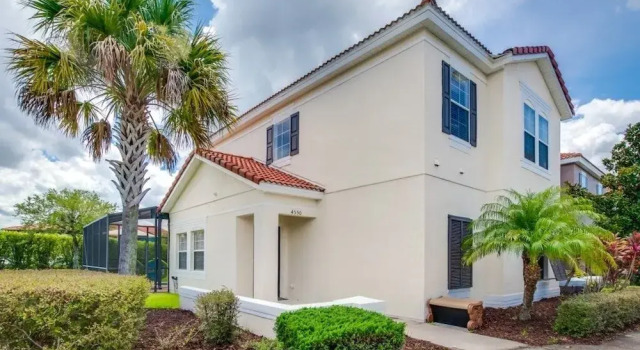 Bella Vidatown With Full Size Pool! 4 Bedroom Townhouse by RedAwning, Rezerwuj Hotel Hotele w Kissimmee z basenem, Basen