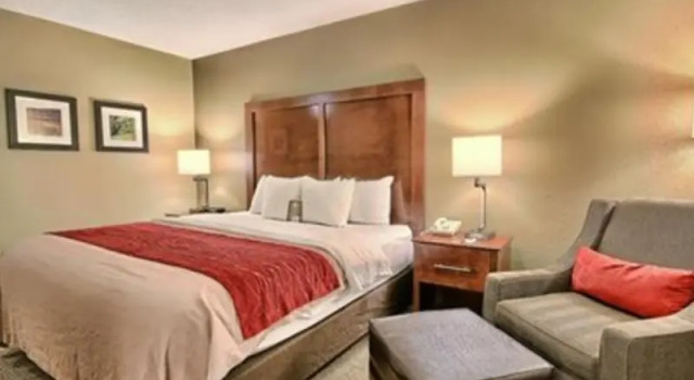 Полулюкс Comfort Inn Barboursville near Huntington Mall area
