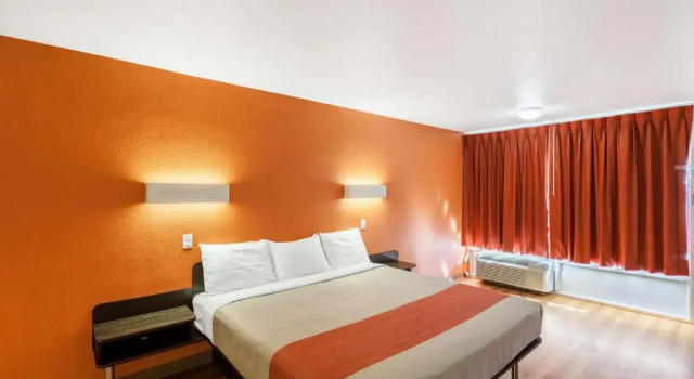 Четырёхместный номер Standard Motel 6 Fort Worth, Tx - Stockyards