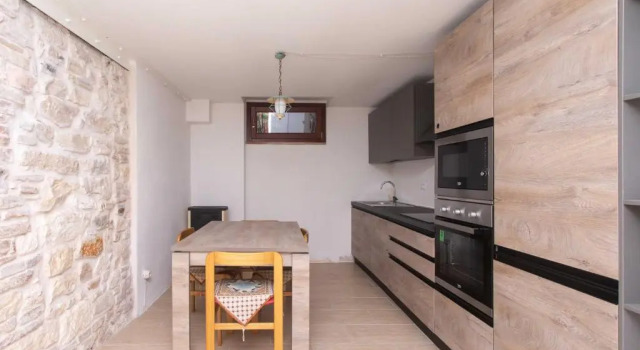 S240 - Sirolo, trilocale in zona tranquilla con aria condizionata, Rezervovat Hotel Sirolo 