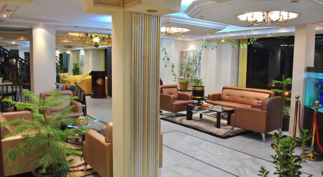 Candles Hotel