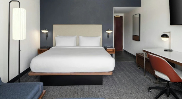 Двухместный люкс Executive с балконом Courtyard by Marriott Chesapeake