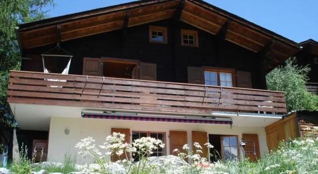 Bärgji, Boek Hotel  