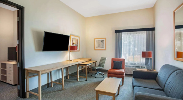 Двухместный люкс семейный La Quinta by Wyndham Austin NW/Lakeline Mall