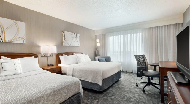 Четырёхместный номер Standard Courtyard by Marriott Dayton Beavercreek