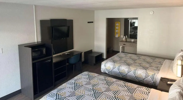 Четырёхместный номер Standard Motel 6 Glendale Phoenix