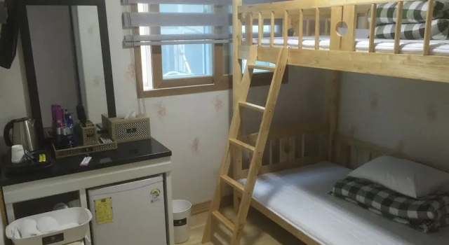 Кровать в общем номере Dorcas Tourist Hostel