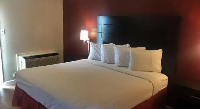 Люкс Superior Red Roof Inn & Suites San Angelo
