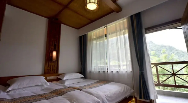 Standard room with balcony Mountain For Inn