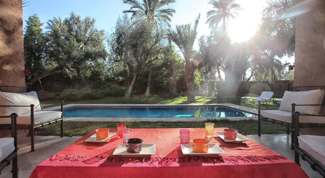 Вилла Lankah - Authentic villa with private heated pool close to city center