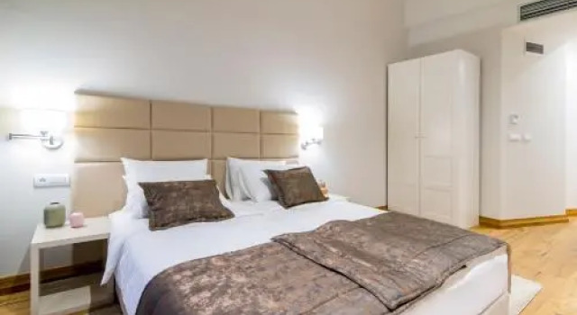 Lanterna Rooms City Center, Забронировать Отель Отели Нови-Сад с завтраком, рядом с Museum of Vojvodina, Завтраки