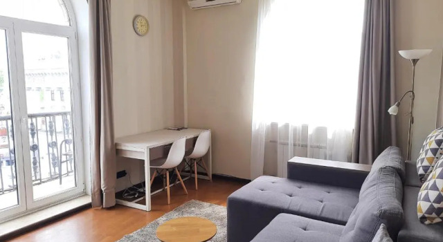 Апартаменты с балконом BestKievApartment на Площади Независимости