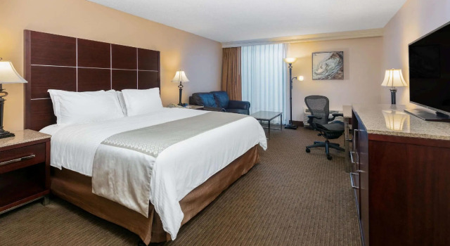 Двухместный номер Standard Wyndham Riverfront Hotel