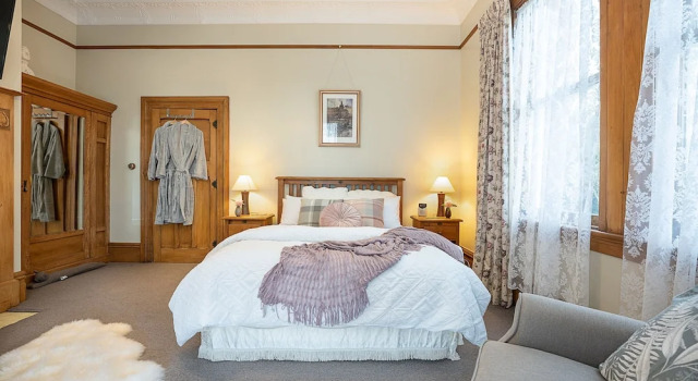 Люкс Luxury The Fern & Thistle Boutique Accommodation- Drinks, Hotpool, Sauna
