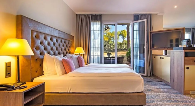 Полулюкс Lindner Hotel Mallorca Portals Nous, part of JdV by Hyatt