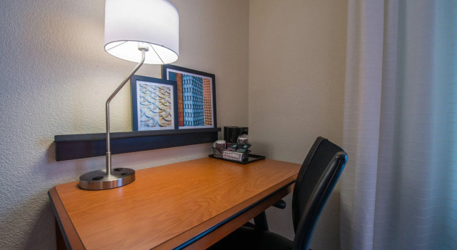 Четырёхместный номер Standard Fairfield Inn & Suites Dallas Lewisville