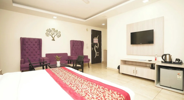 Номер Deluxe Kabul Hotel Medanta Hospital, Gurugram