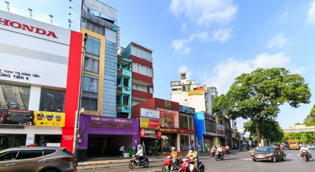 OYO 885 Ngoc Thinh Hotel, Забронировать Отель Отели провинции Хошимина с парковкой, Парковка