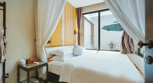 Вилла Slender West Lake Hot Spring Resort