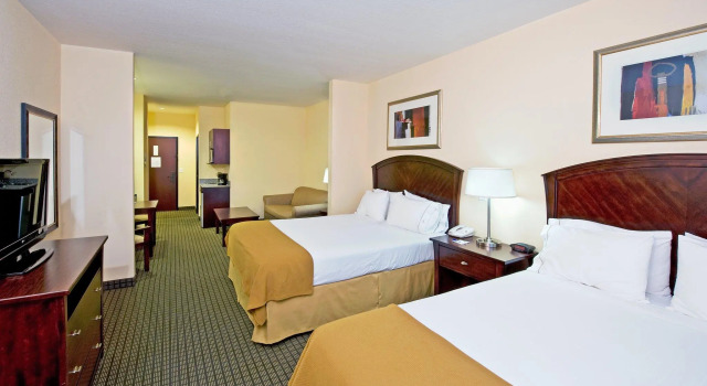 Четырёхместный номер Standard Holiday Inn Express & Suites Willcox by IHG