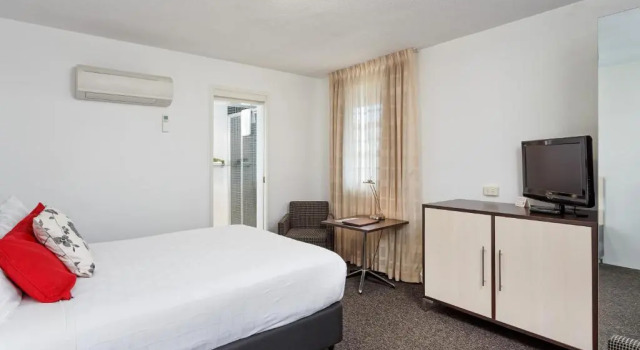 Двухместный номер Standard Townhouse Hotel