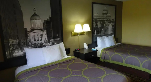 Четырёхместный номер Standard Super 8 by Wyndham Terre Haute