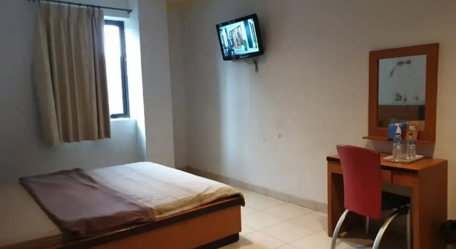 Hotel O Pondok Orange Family, Book Hotel Hotels in Sulawesi with Parking, Parking