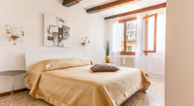 Апартаменты Deluxe Dorsoduro Charme Apartments