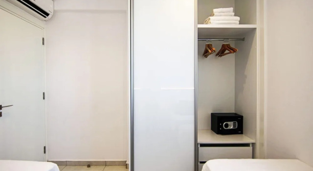 Phaedrus Living: Seaside Executive Flat Harbour 203, Rezerwuj Hotel Hotele w Pafos z parkingiem, w pobliżu Paphos Archaeological Park, Parking