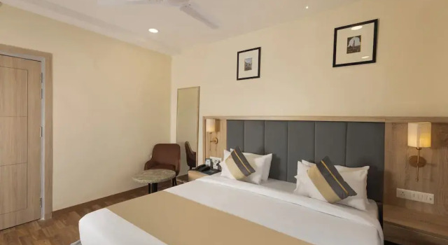 Номер Premium asar Capoors Hotel Hazratganj by Orion Hotels