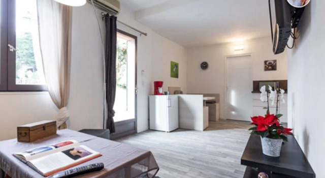 A Gorgeous, 2-bedroom Apartment in a Villa With Beautiful sea View and