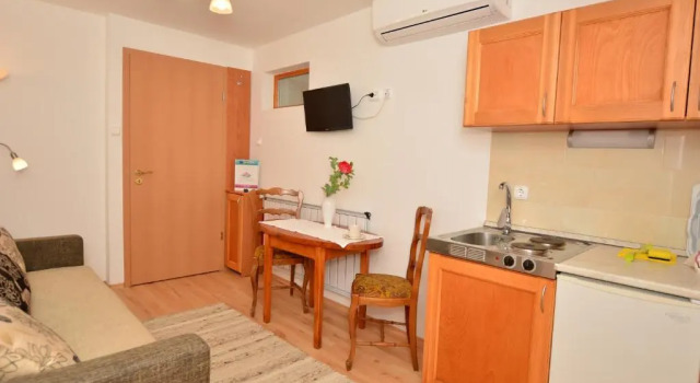 Апартаменты Virágoskert Apartman