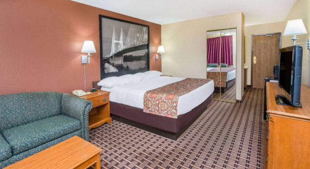 Двухместный люкс Super 8 by Wyndham Charleston Sikeston East MO