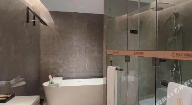 Двухместный люкс Business Evwa Platinum Hotel