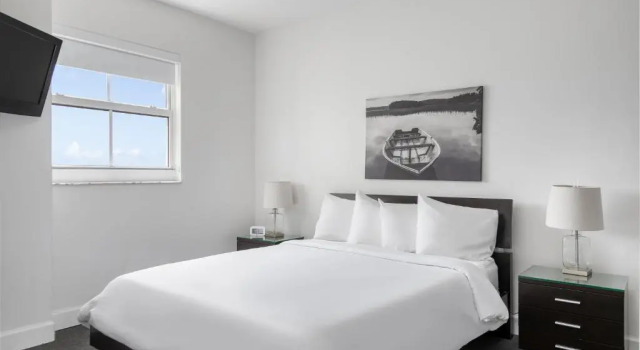 Люкс Standard с 2 комнатами с балконом Fortune House Hotel Suites