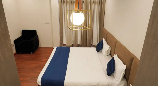 Люкс Hotel Suryodaya