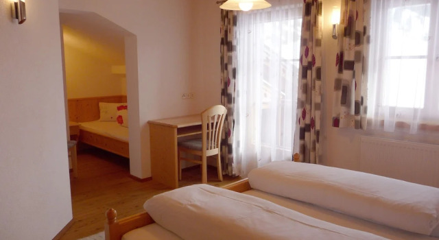 Gutwenger Ferienwohnungen & Almhütten, Rezervovat Hotel Hotely v Tyrolsko se snídaní, Snídaně