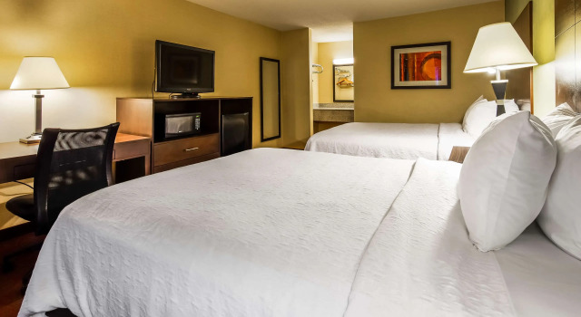 Четырёхместный номер Standard Best Western Northgate Inn