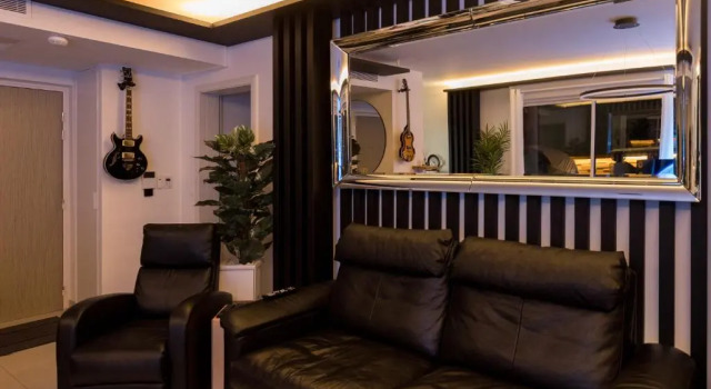 Monaco view, pool, garage, 100 m2 terrace, Prenota Appartamento Monaco Tiree