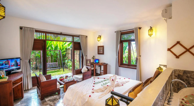 Номер Deluxe с видом на сад Legacy Hoi An Resort