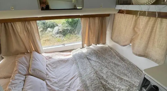 Original Vintage Spirit Alpine Caravan Anglesey, Book Feriehus Villaer i Llanfaethlu, Villa