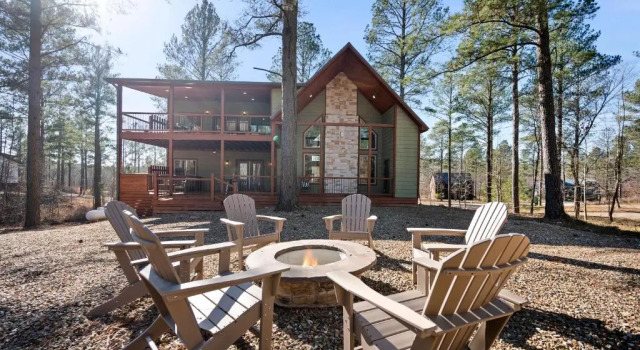 Коттедж Brand New Sunrise Retreat 2 Bedroom Sleeps 8, 2 Decks, Hot Tub, Firepit