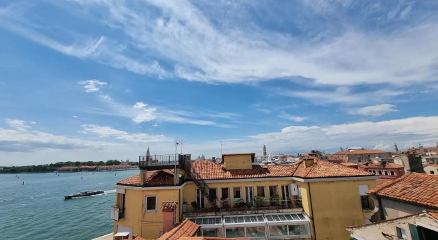 Venice Biennale Terrace, Забронировать Апартаменты/квартира Кастелло Венеция, рядом с Церковь Сан-Заккариа