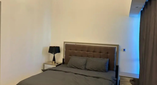 Room in Guest Room - Huge Master Room With Private Balcony, Забронировать Гостевой дом Дубай Эмират Дубай, рядом с Dubai Marina Yacht Club
