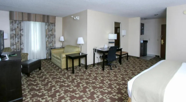 Двухместный номер Premium Country Inn & Suites by Radisson, Shelby, NC